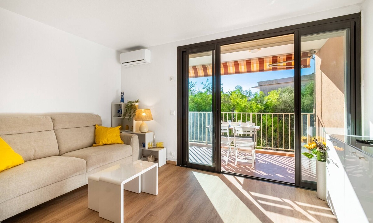 Frejus Plage Apartment | Bright, Air-Conditioned Apartment “Mon Repaire” Near the Sea