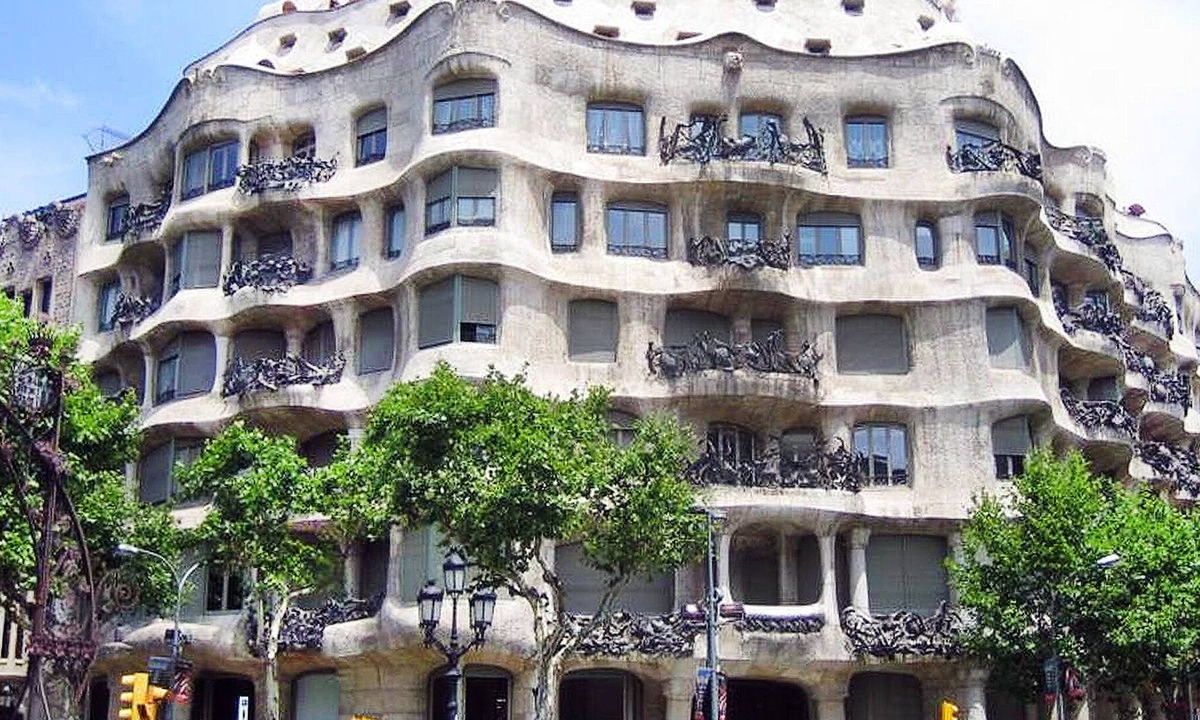 Ciutat Vella Apartment | Bright and gorgeous apartment in the very center of Barcelona