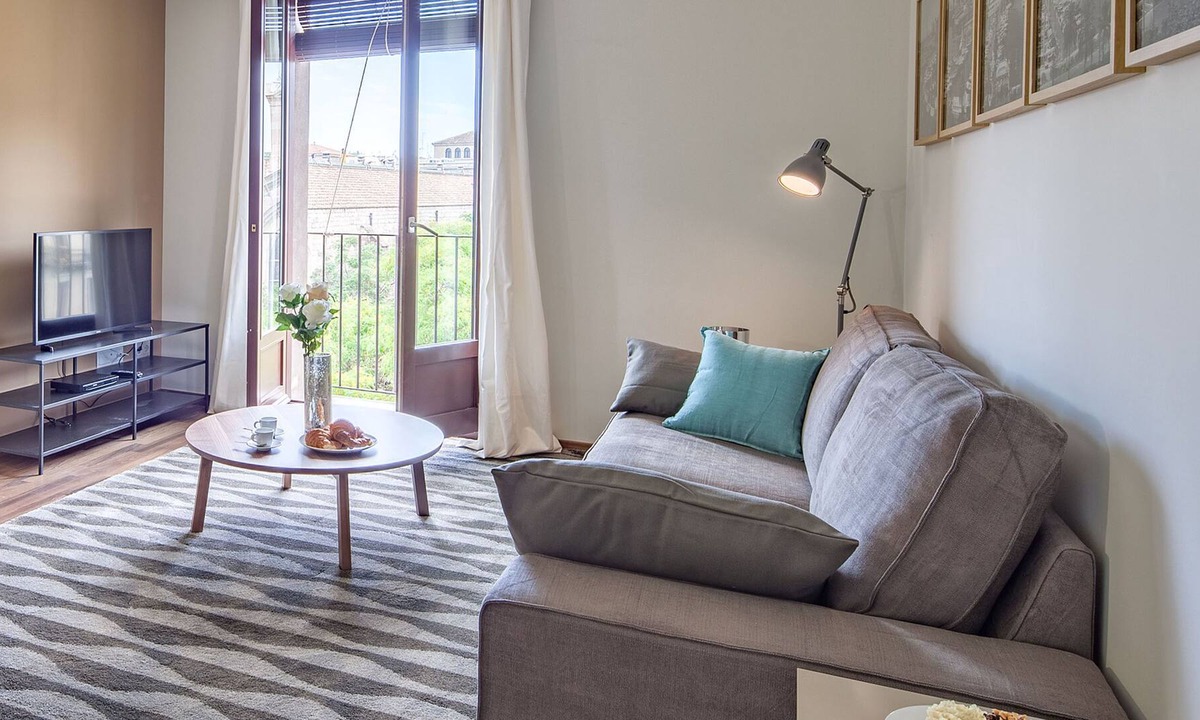 El Raval Apartment | Bright apartment near Boqueria Market