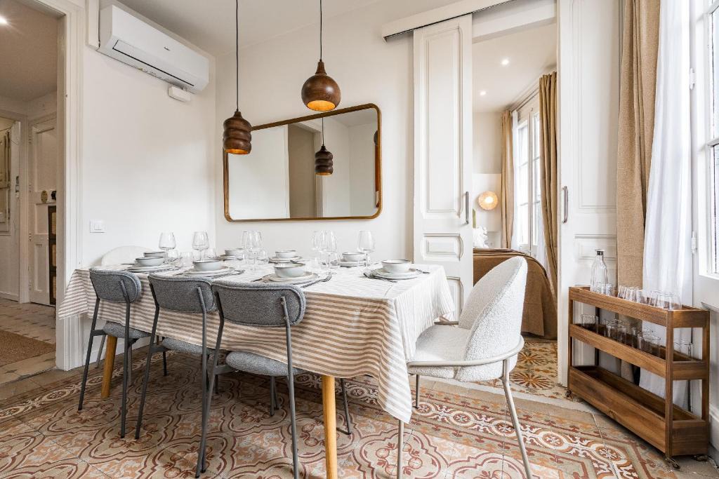La Sagrada Familia Apartment | Bright apartment with balcony in Sagrada Familia