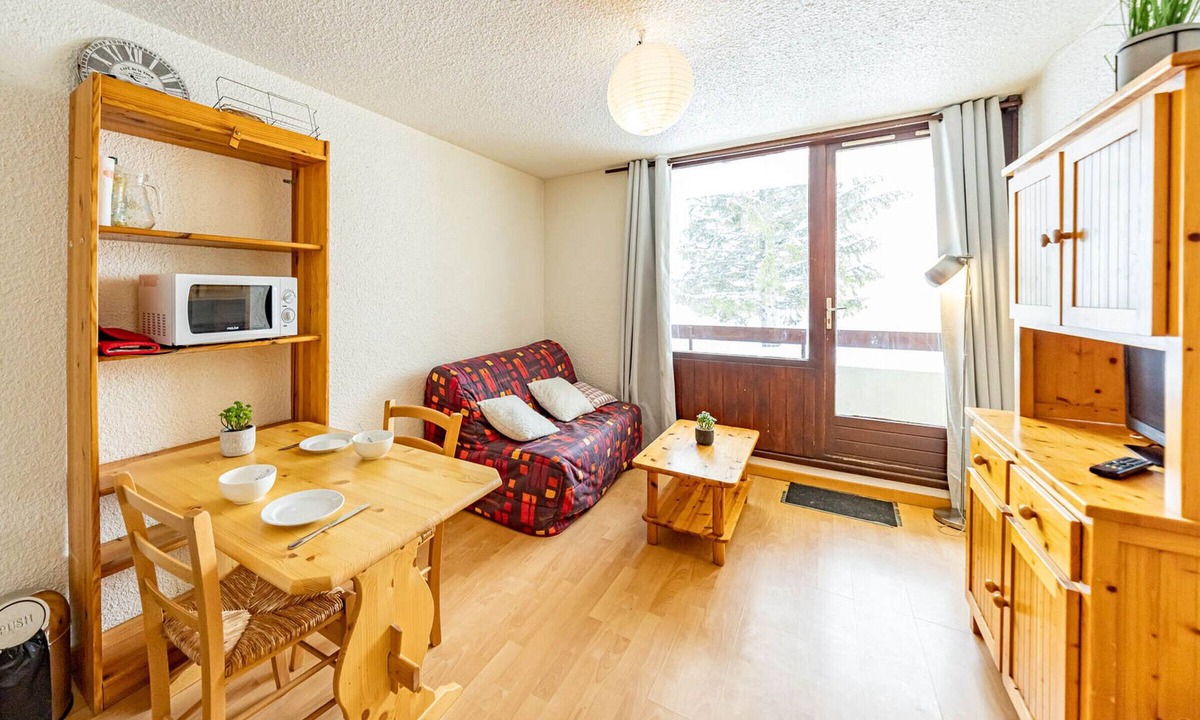 Montgellafrey Apartment | Bright 22m² studio for 4, near chairlift