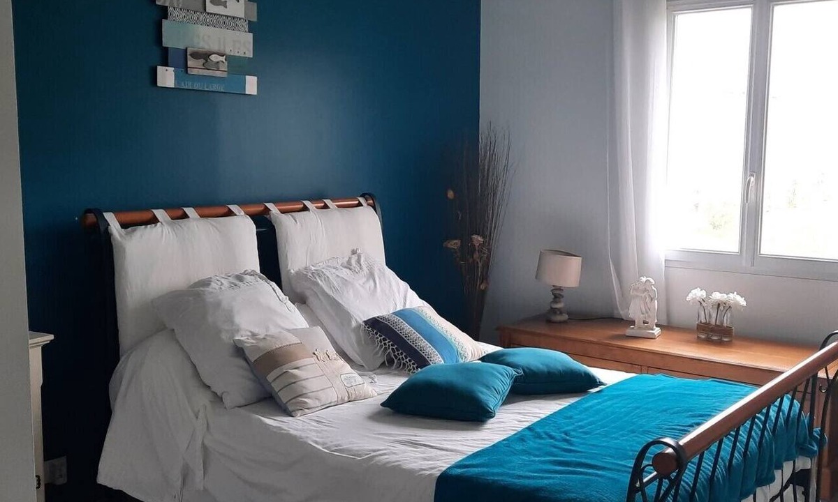 Montgivray Bed & Breakfast | Bright Marine-Themed Room with Breakfast Included