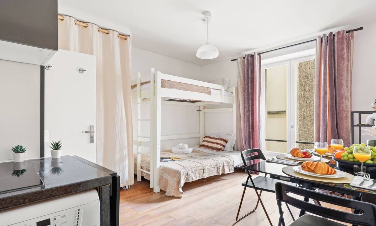 Quartier du Gros-Caillou Apartment | Bright Studio near Eiffel Tower & Invalides