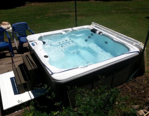Le Poujol-sur-Orb Apartment | Brise Fraîche de la Montagne-Piscine et Jacuzzi-Appartement Cottage au rez-de-chaussée