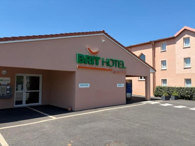 Millau Hotel | Brit Hotel Essentiel Millau