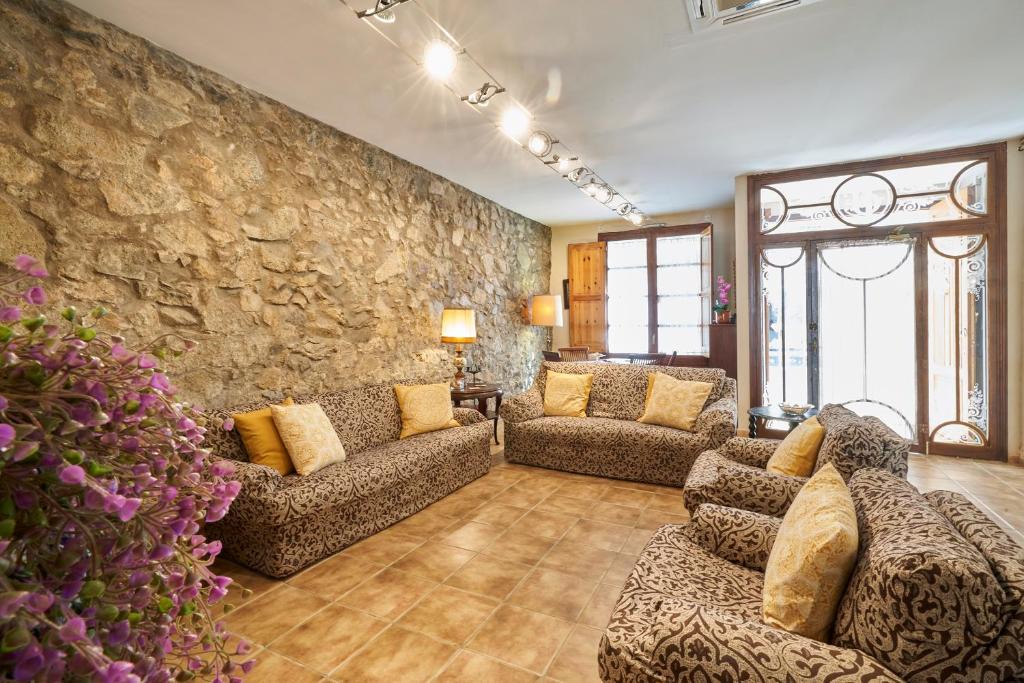 Premia de Mar House | CAL PADRI1871 - 30min to Barcelona, Groups & Families, Beach Stylish House