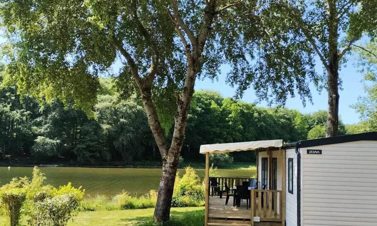 Alrance House | Camping Les Cantarelles * - Mobil home Comfort - 2 bedrooms - Lake view 4 people