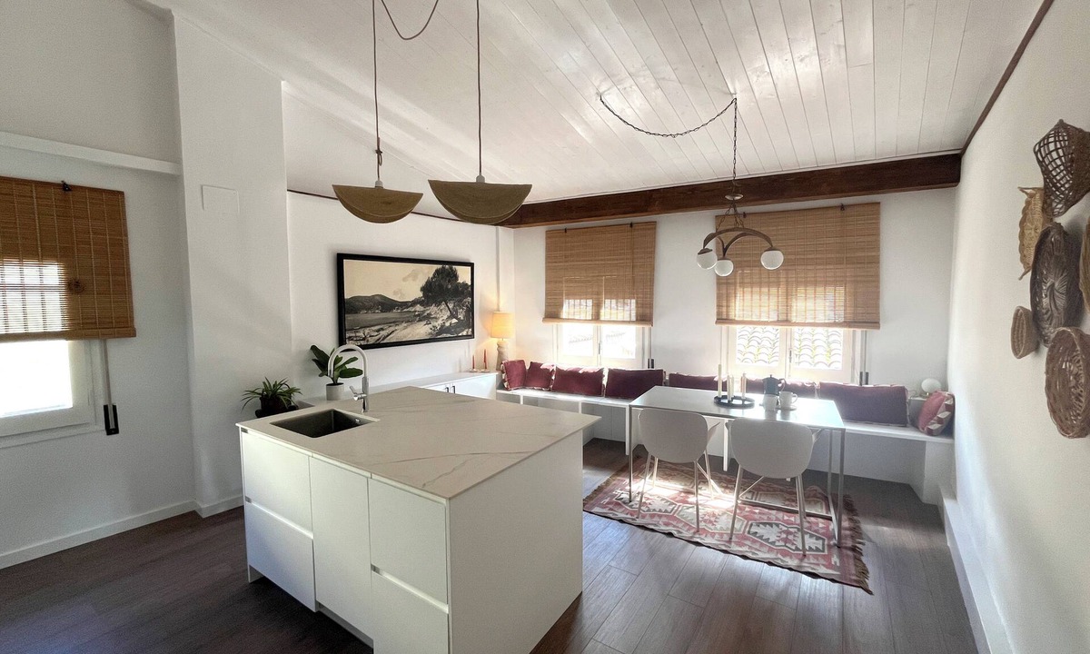 Campdevanol House | Can Clavetaires