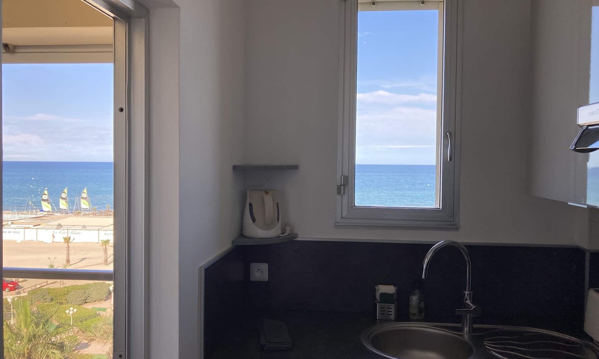 Le Grand Large Apartment | CAN TOUTI - MAGNIFICENT T2 CROSSING FACING THE SEA