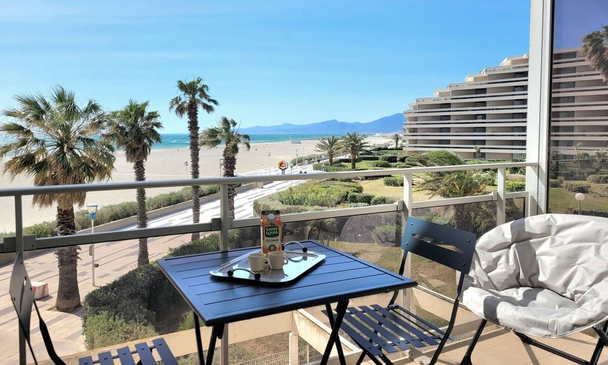 Canet-en-Roussillon Apartment | Canet-en-Roussillon Modern Apartment T2 - Parking - Air Conditioning - 4 pers