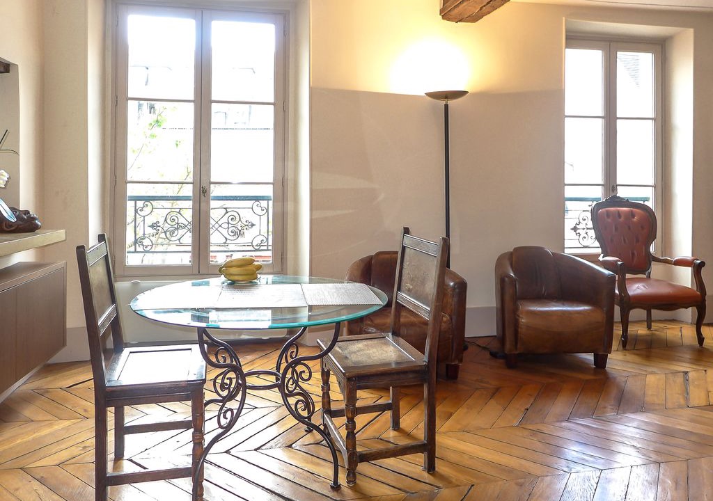 5th Arrondissement Apartment | Cardinal Lemoine apartment in 05ème - Quartier Latin with WiFi.
