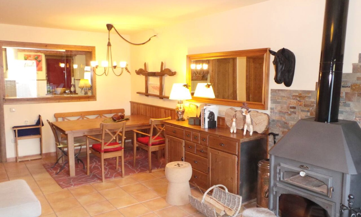 Bellver de Cerdanya Ski Chalet | Casa de piedra, pizarra y madera.