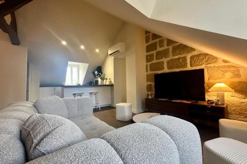 Brive-la-Gaillarde Apartment | Casa Firmin - Joli cocon design à 3' de la gare & 5' du coeur de ville