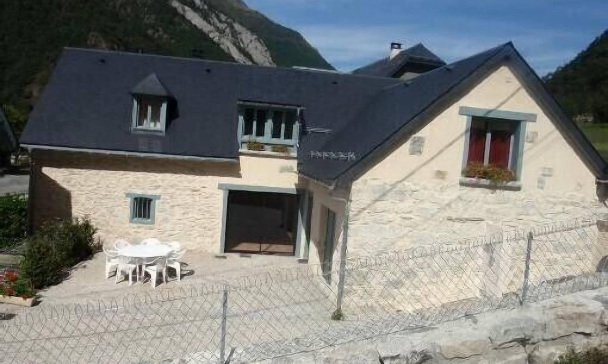 Cauterets Ski Chalet | CAUTERETS Chalet La Grange (sleeps 2–11) in a quiet neighborhood, with parking