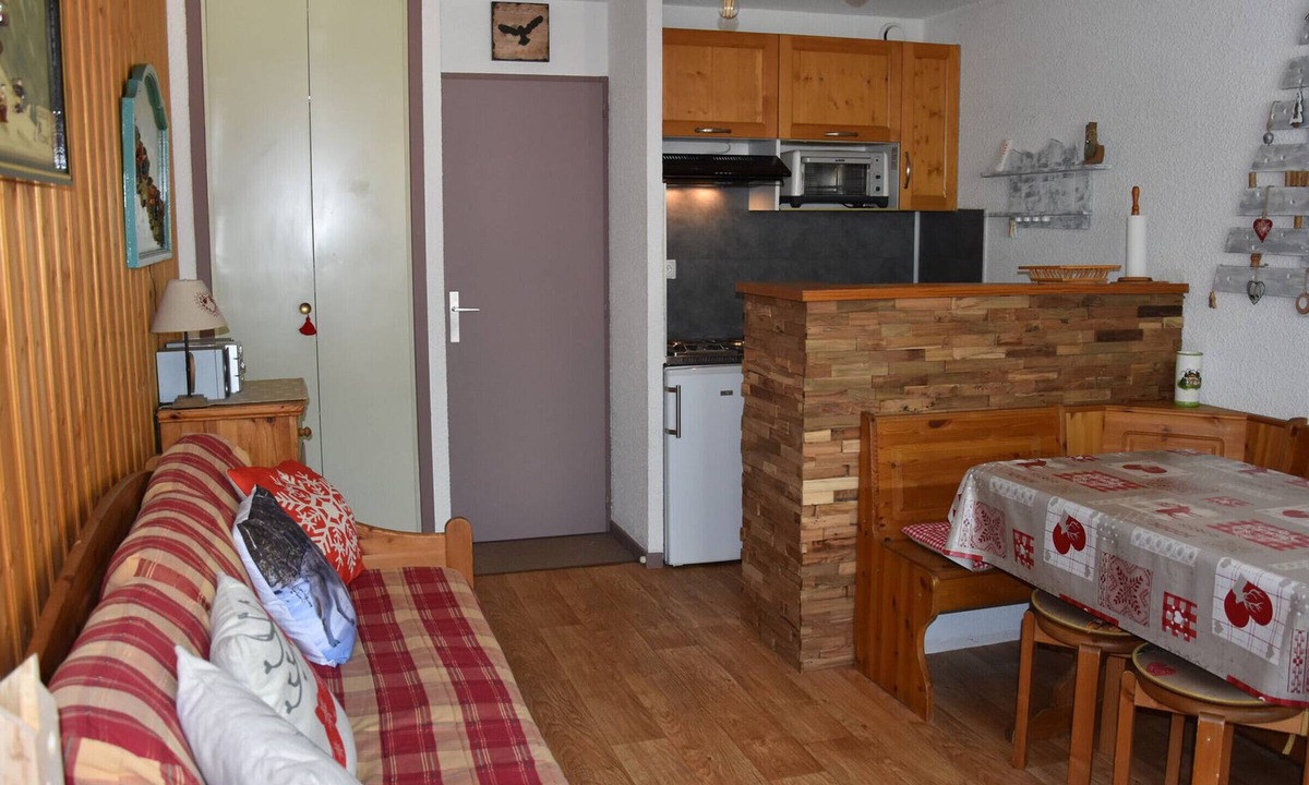 Pralognan-la-Vanoise Apartment | Central apartment with balcony and parking, 4 people