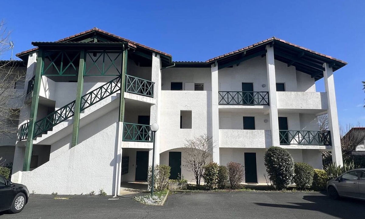 Cambo-les-Bains Apartment | Central Cambo studio with terrace and parking, pets allowed