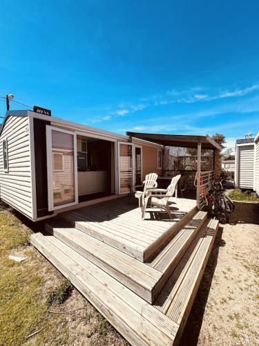 Le Grau-dʼAgde Ski Chalet | Chalet 30m from the Beach Terrace, Bikes & Parking