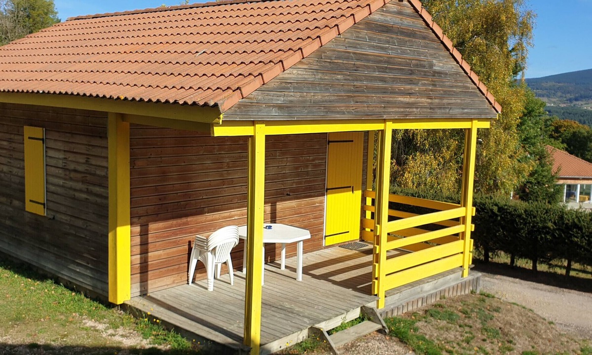 Blavignac Ski Chalet | Chalet '6 Personnes Mimosa Semaine' with Mountain View, Shared Pool and Wi-Fi