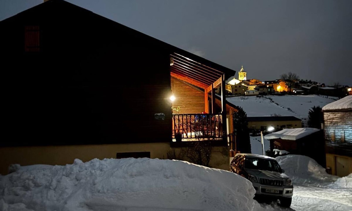 Les Angles Ski Chalet | Chalet at 50 meters from the ski slopes "Les Angles