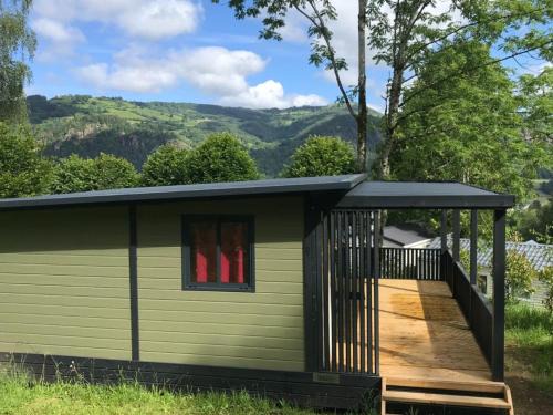 Vic-sur-Cere Other | Chalet confortable 5 pers avec terrasse à Vic-sur-Cère - API-1-52-1248