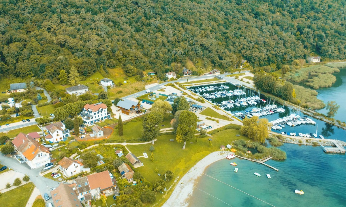 Conjux Ski Chalet | "chalet DU Port" Accès Direct au lac du Bourget Pour 10 Personnes - Exceptionnel