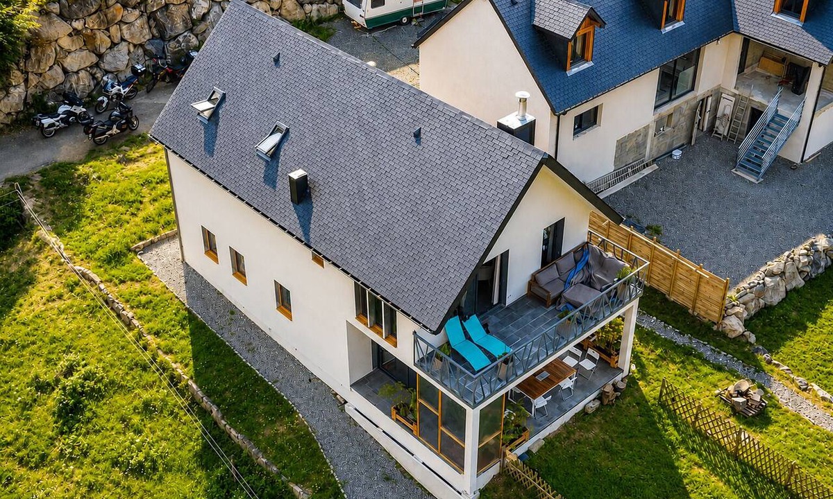 Pailhac House | CHALET EDEN – Chalet with a panoramic view of the Pyrenees | Near St-Lary