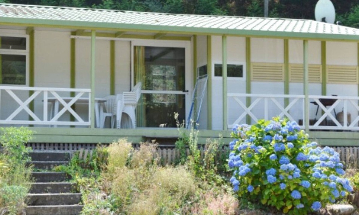 Monceaux-sur-Dordogne Ski Chalet | Chalet for 6 with Terrace and BBQ