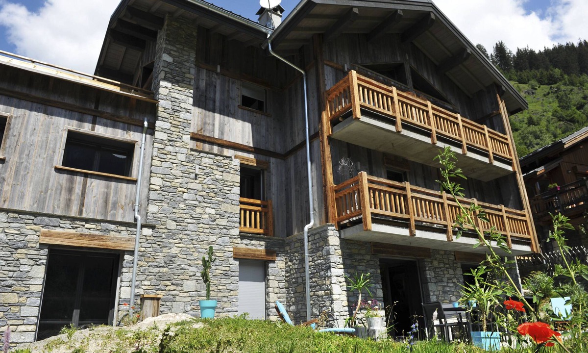 Champagny-en-Vanoise Ski Chalet | CHALET L' OURS BLANC FOR 6 PERSONS WITH Sauna, heated Jacuzzi, SPA