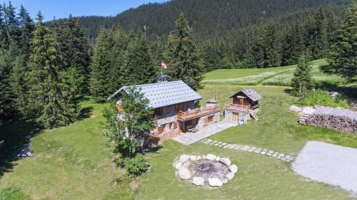 Meribel Ski Chalet | Chalet Le Plaigny - golf de Méribel