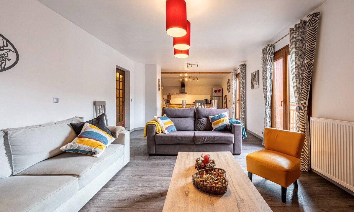 Valloire Ski Chalet | Chalet 'Les Églantiers' with Mountain View, Private Garden and Wi-Fi