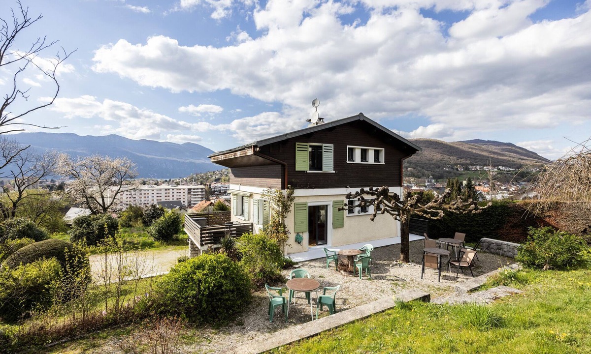 Aix-les-Bains Ski Chalet | Chalet Les Tourelles with Lake view, Private Terrace and Balcony