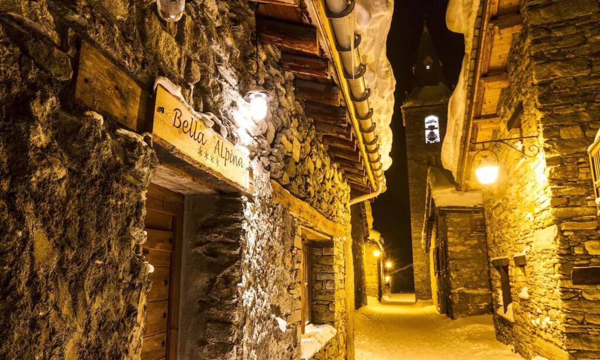 Bonneval-sur-Arc Ski Chalet | CHALET LUXE ET CHARME, 4* BELLA ALPINA, 12P, 150m2, 200 years old