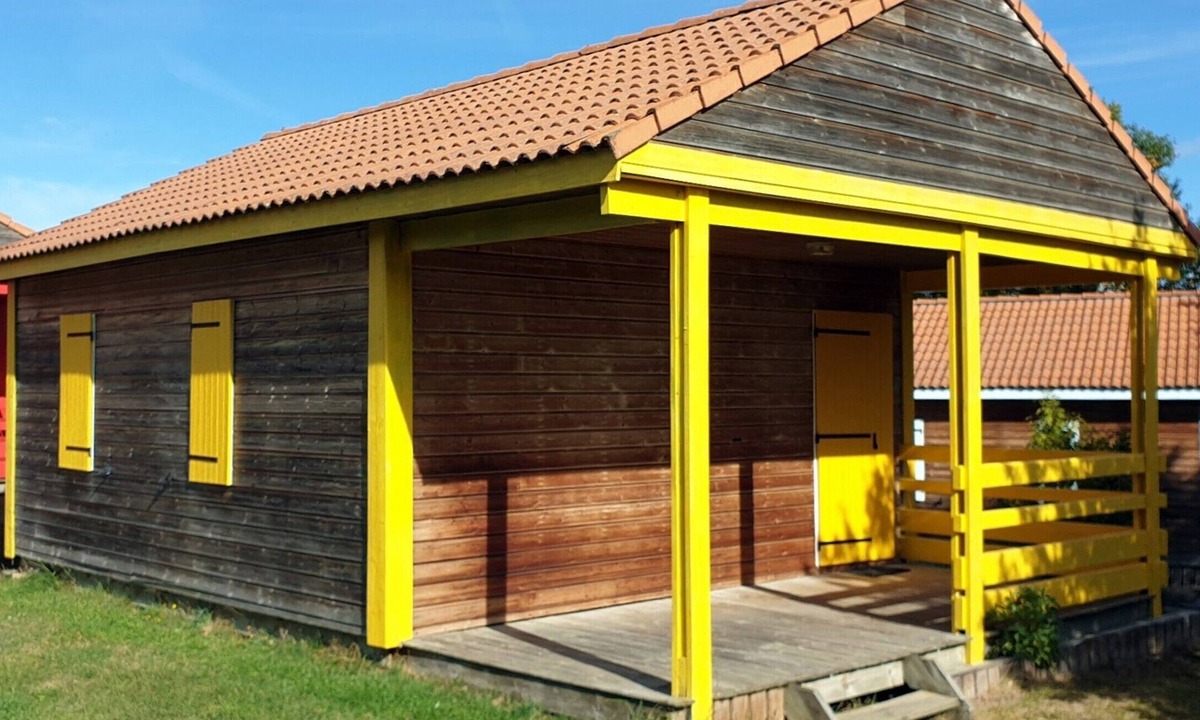 Blavignac Ski Chalet | Chalet "Orpin" with Mountain View, Shared Pool, and Wi-Fi