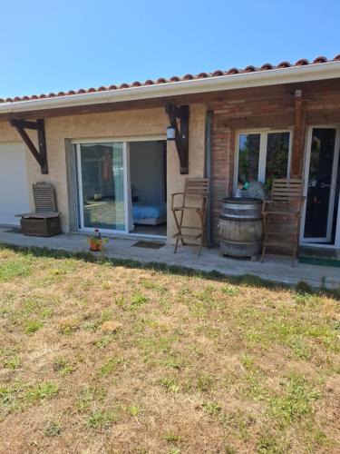Lesparre-Medoc House | Chambre