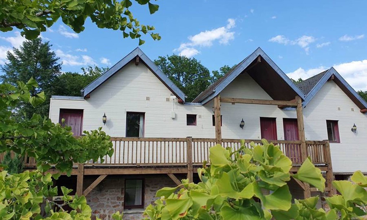 Aubazine Hotel | Chambres de séjour et brasserie du Coiroux