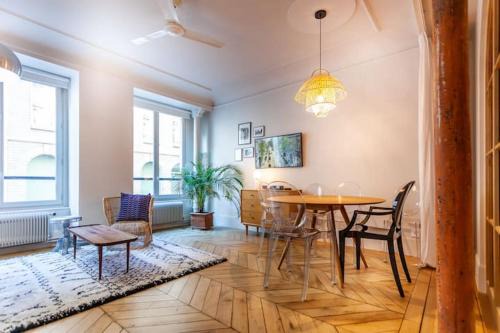 L'Europe Apartment | Champs-Élysées-Monceau-Luxury 2-Bedroom Apartment