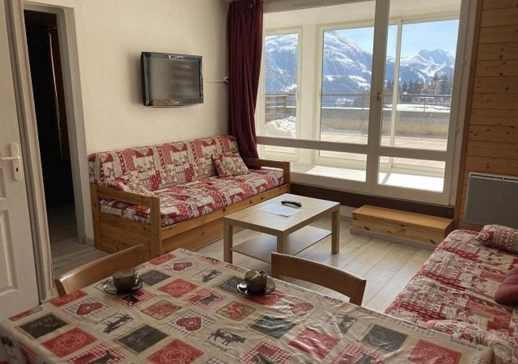 Orcieres-Merlette Apartment | Charmant 2 pièces cabine avec véranda, terrasse exposée sud, proche des pistes et commerces, WiFi inclus - FR-1-262-76