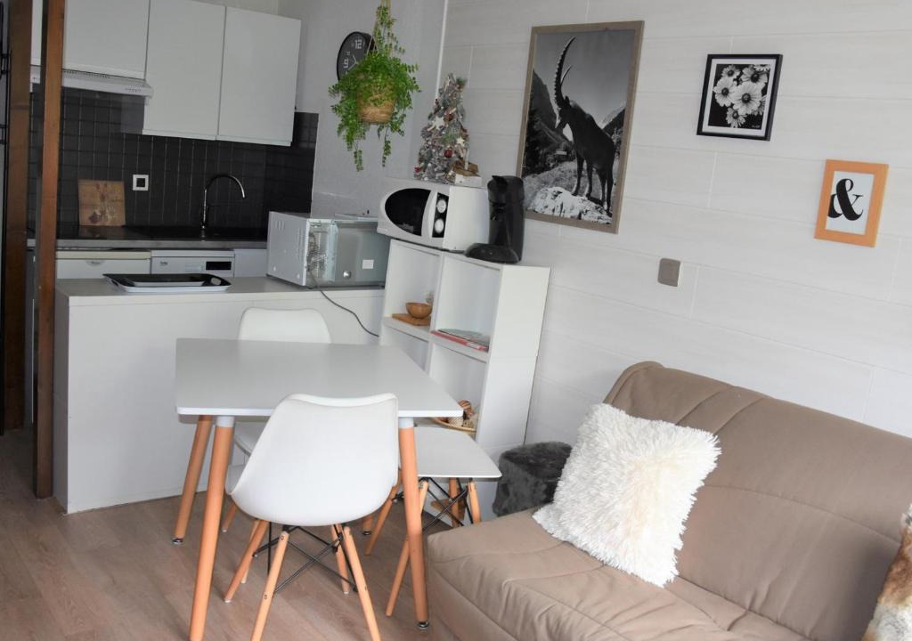 Pralognan-la-Vanoise Apartment | Charmant 2 pièces, balcon sud, piscine chauffée - FR-1-464-9