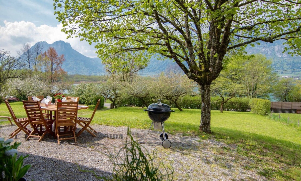 Doussard Ski Chalet | Charmant Chalet 50m du lac-jardin et parking