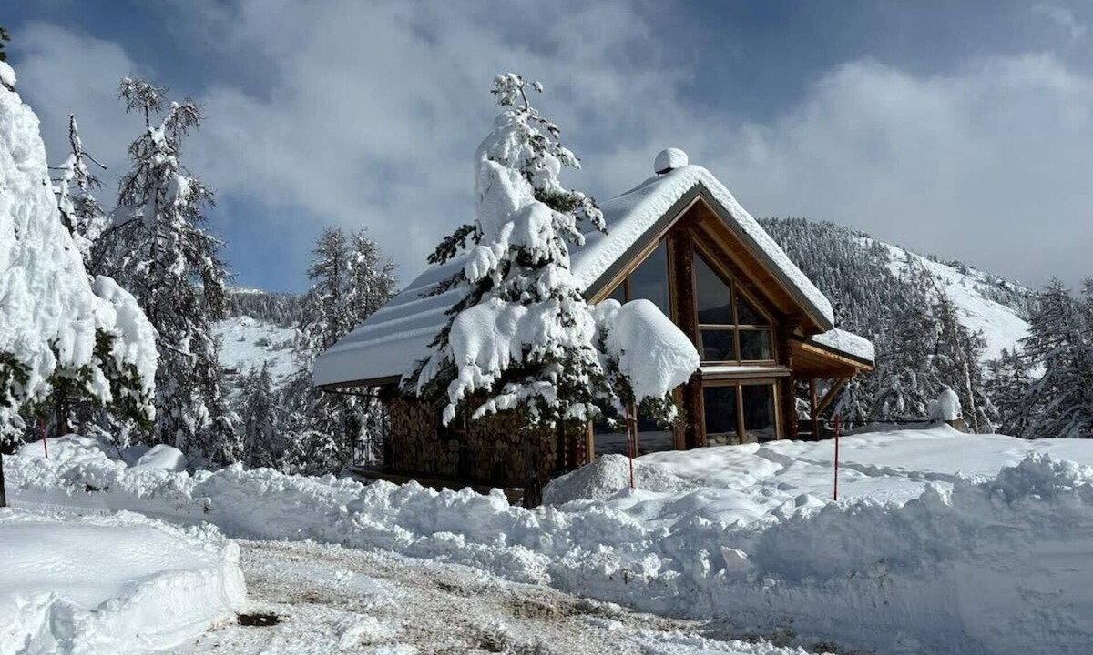 Roubion Ski Chalet | Charmant & confortable chalet 6 à 10 pers alt 1600 m