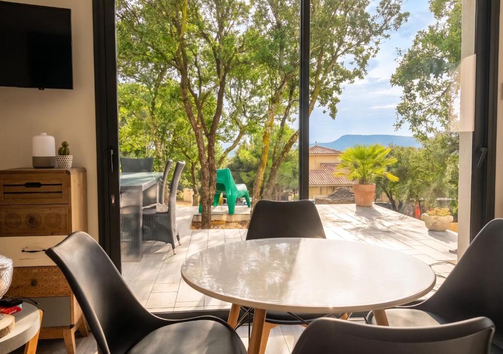 Mornas House | Charmante Maison avec jardin à Mornas