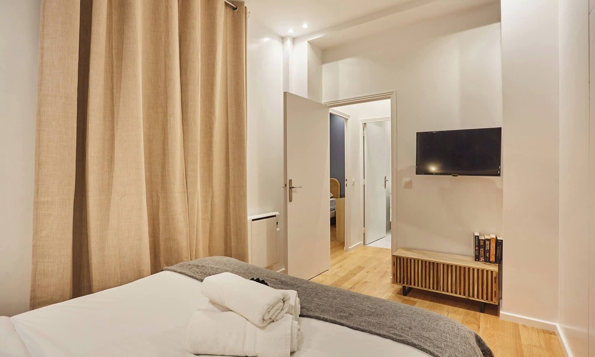 Saint-Vincent-de-Paul Apartment | Charming Apartment - Center of Paris