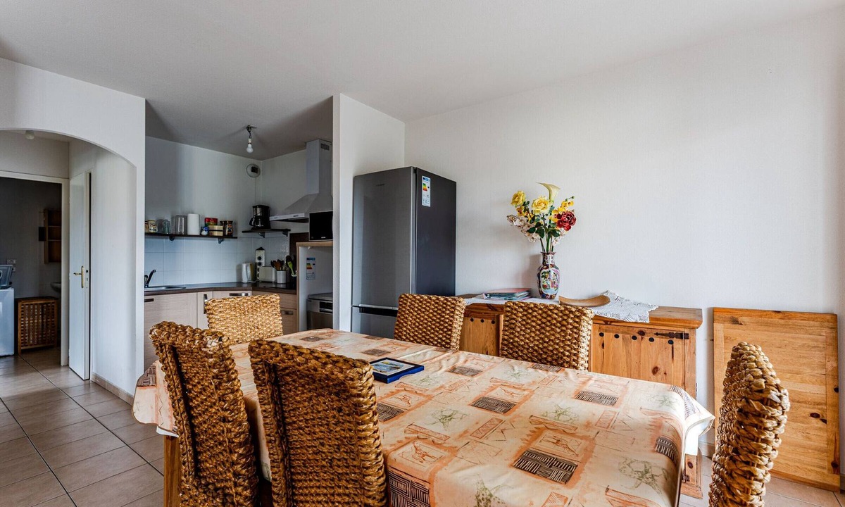 Sanguinet Apartment | Charming apartment with pool, near center and lake, sleeps 4