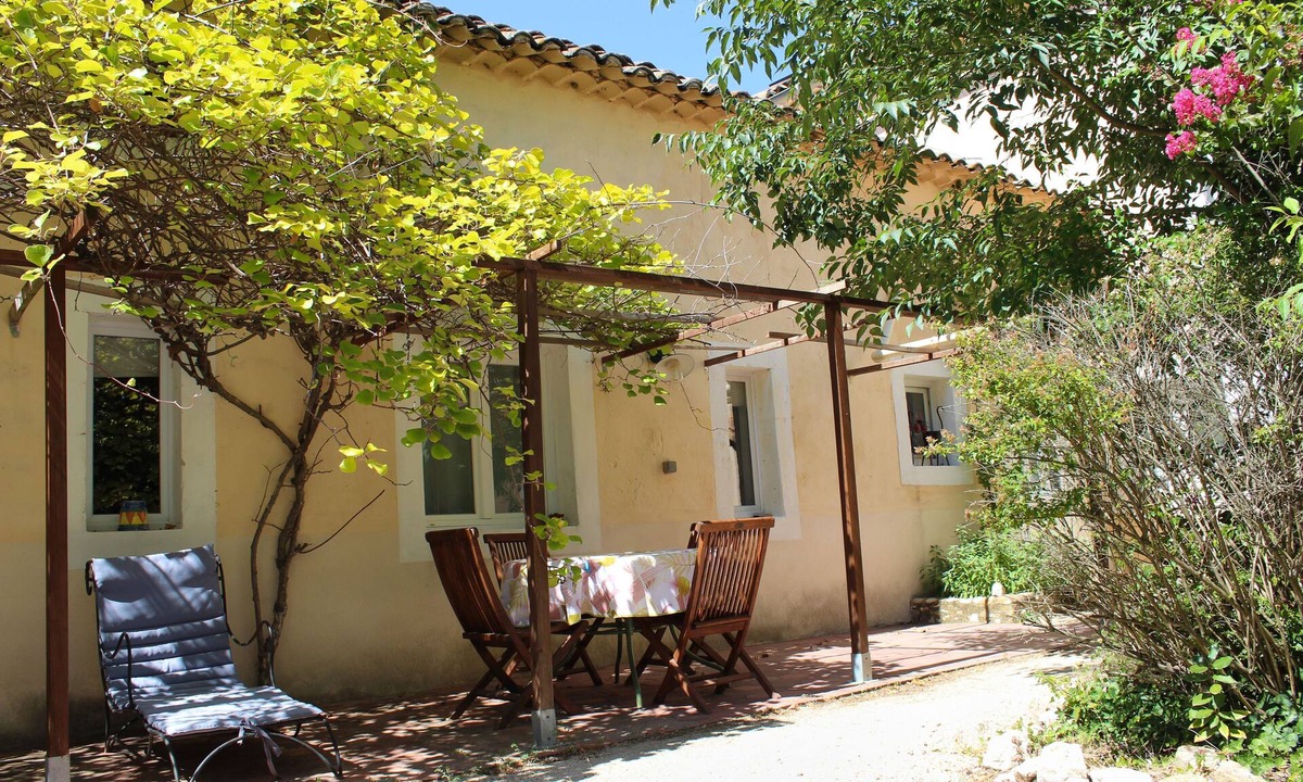 Goudargues Apartment | Charming Apartments in the Mas de Soleil (Gîte "Nostalgie")