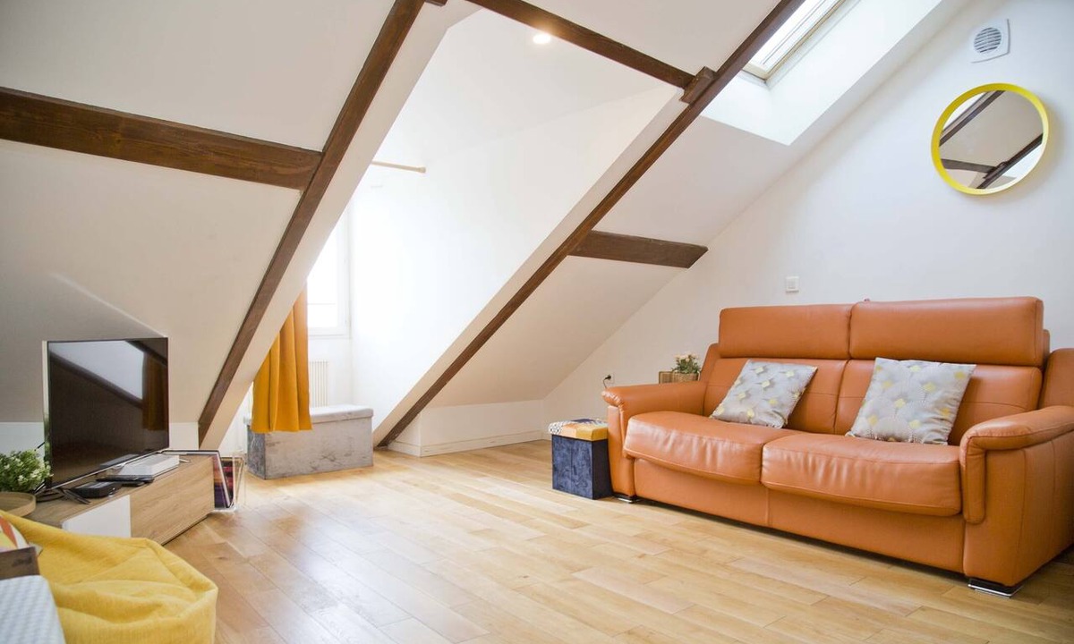 5th Arrondissement Apartment | Charming Apt Rue Mouffetard 5th
