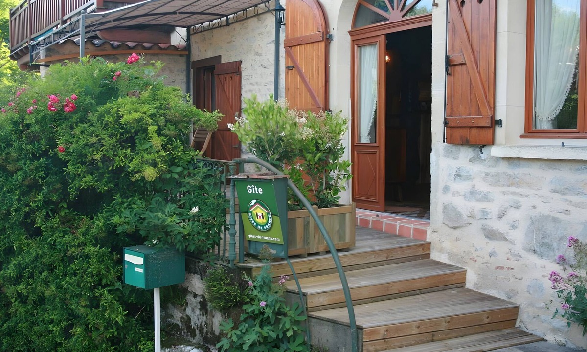Milhars House | Charming Cottage in Milhars, Between Bastides and Valleys