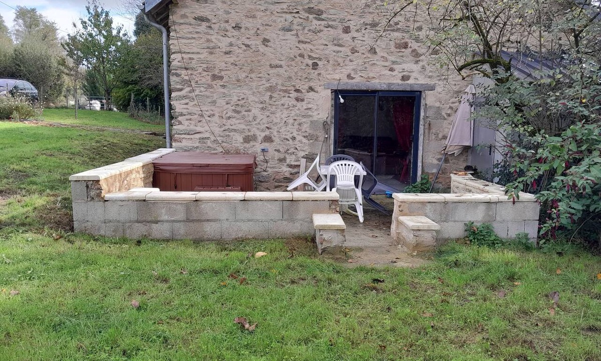 Salagnac Cottage | Charming detached country cottage