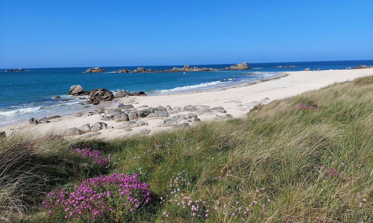 Saint-Pol-de-Leon Cottage | Charming granite stone cottage between land and sea, in St Pol de Leon