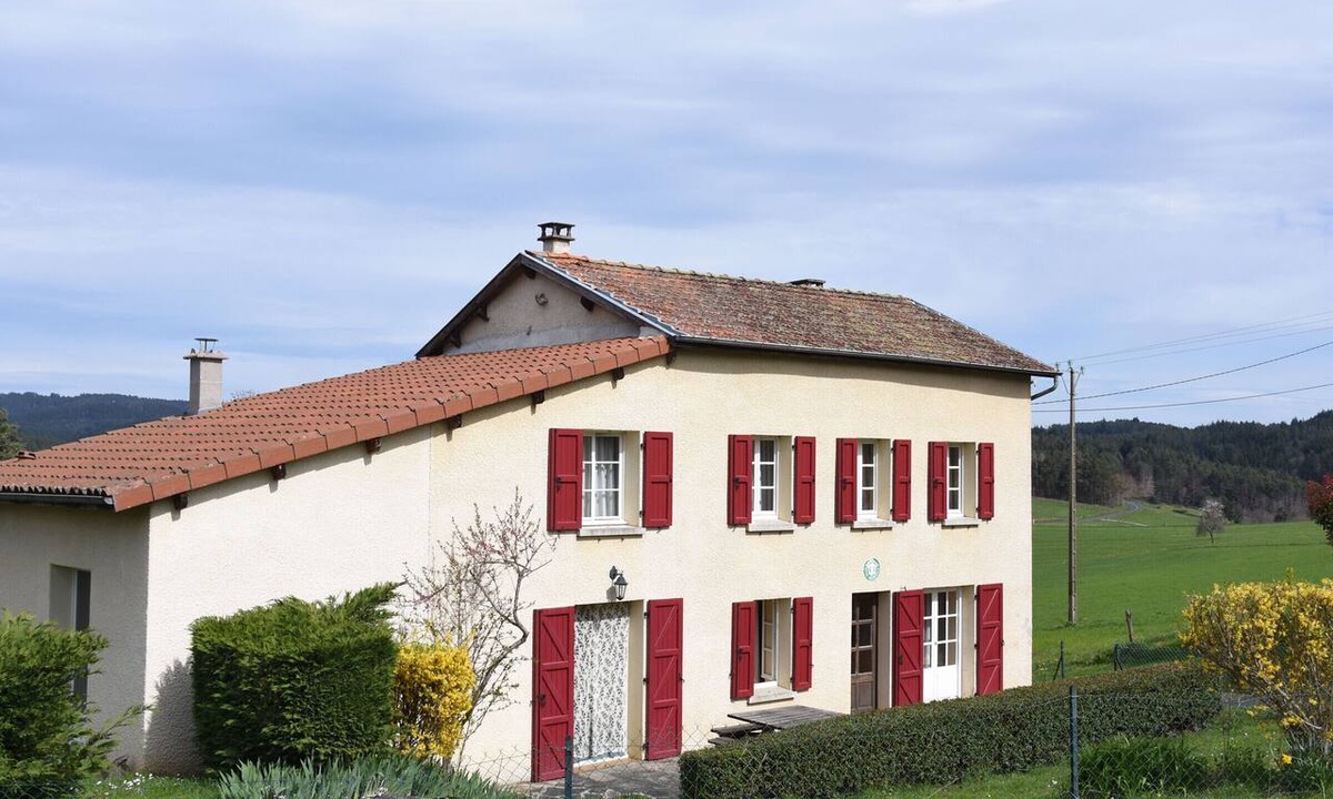 Auzon Communaute Cottage | Charming House in Saint-Hilaire: Nature Retreat Near Puy-de-Dôme