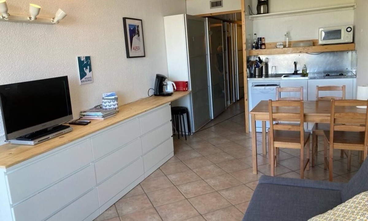 Bourg-Saint-Maurice Apartment | Charming Studio facing Mont Blanc ARC 2000, ski-to-door departure, 30 m2, 5 people